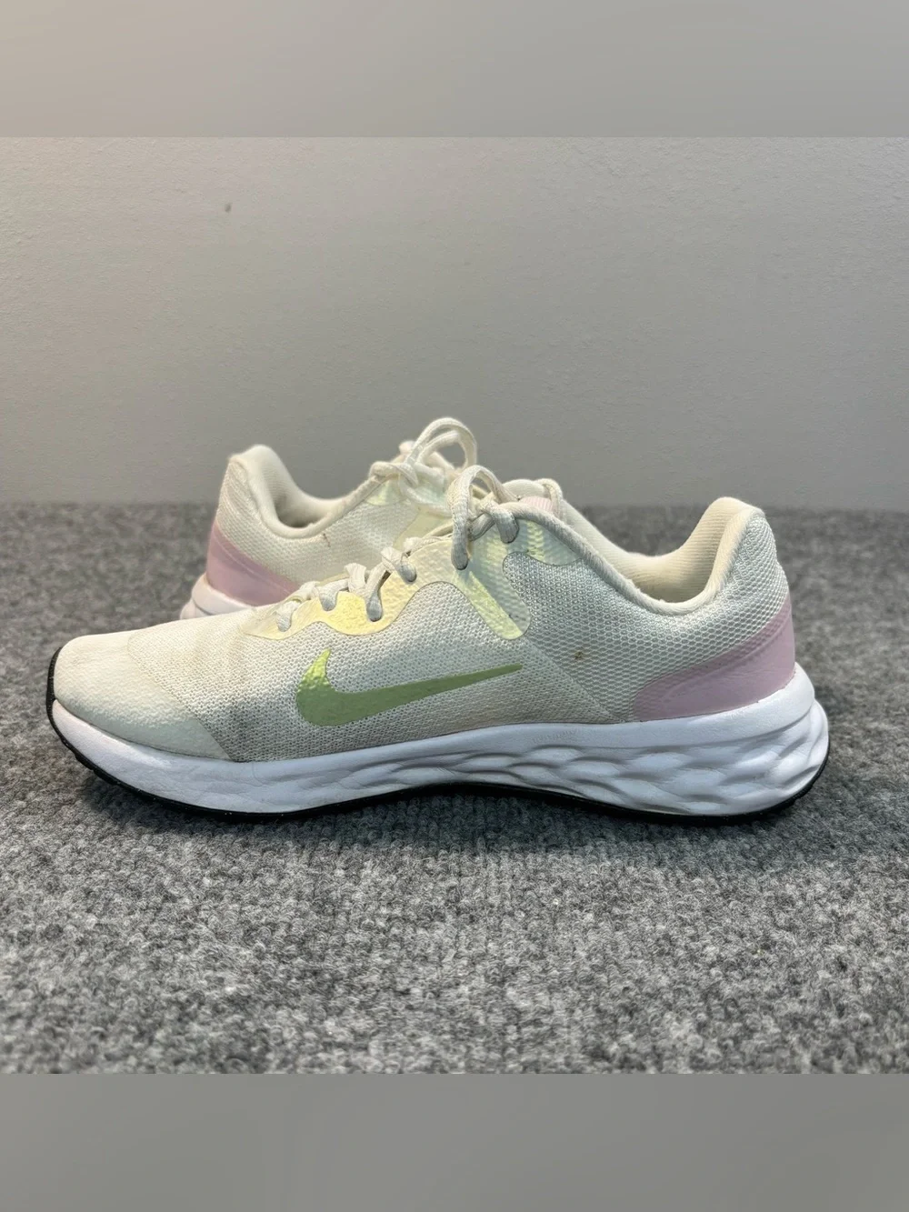 Nike revolution nn